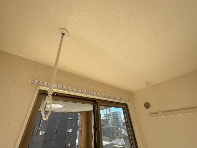 その他設備　室内物干し（イメージ）