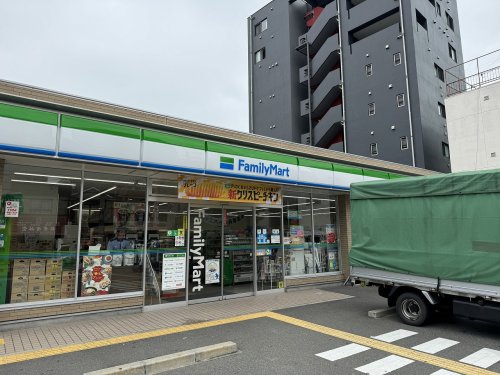 コンビニ　ファミリーマート 大今里西一丁目店（コンビニ）まで262m