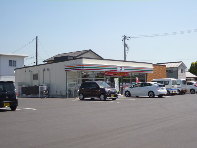コンビニ　セブンイレブン（コンビニ）まで597m