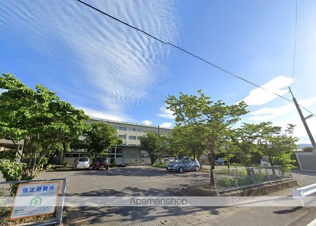 中学校　西部中学校（中学校）まで1301m