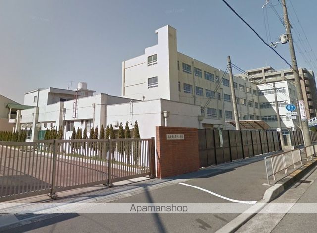 小学校　高槻市立芥川小学校（小学校）まで2100m
