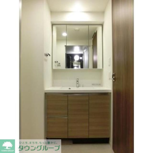 洗面設備　※写真は同タイプ住戸です。