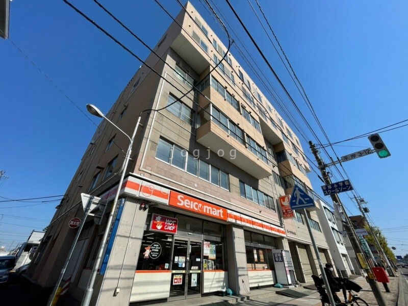 コンビニ　セイコーマート平岸3条店（コンビニ）まで48m