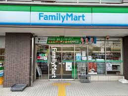 コンビニ　ファミリーマート春日部谷原二丁目店（コンビニ）まで328m