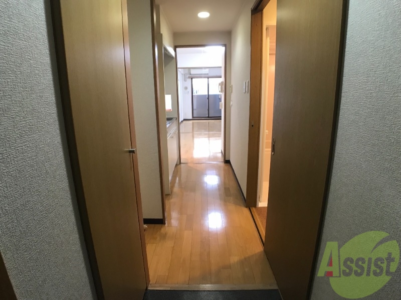 玄関　玄関からの眺めです。明るい室内で帰りたくなる部屋ですね。