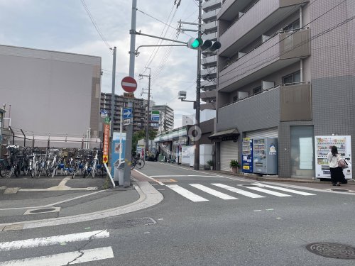 コンビニ　ファミリーマート 竹島二丁目店（コンビニ）まで300m