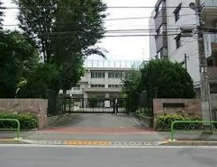 中学校　練馬区立中村中学校（中学校）まで490m