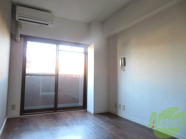 居室・リビング　日の光が入るお部屋は気持ちが良いですね～。
