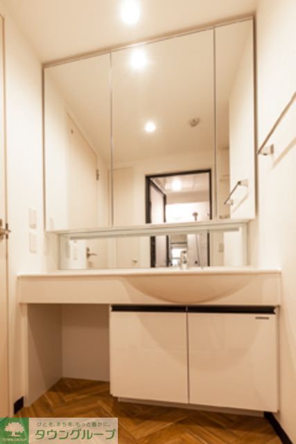洗面設備　※写真は同タイプ住戸です。