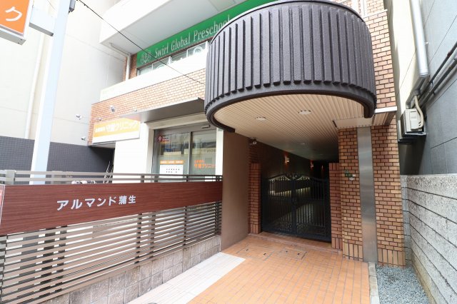 エントランス　ゆとりのあるエントランスです