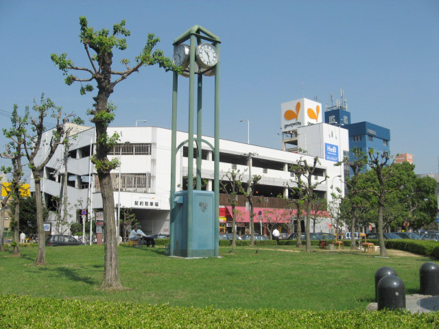 スーパー　グルメシティ深井駅前店（スーパー）まで775m
