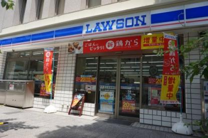 コンビニ　ローソン東神奈川駅前店（コンビニ）まで143m