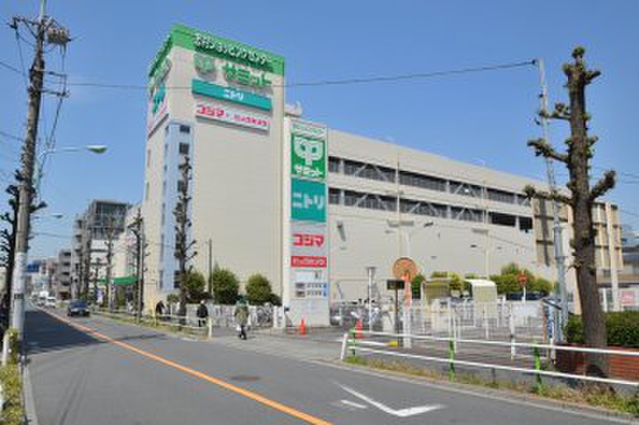 コンビニ　サミット（コンビニ）まで389m