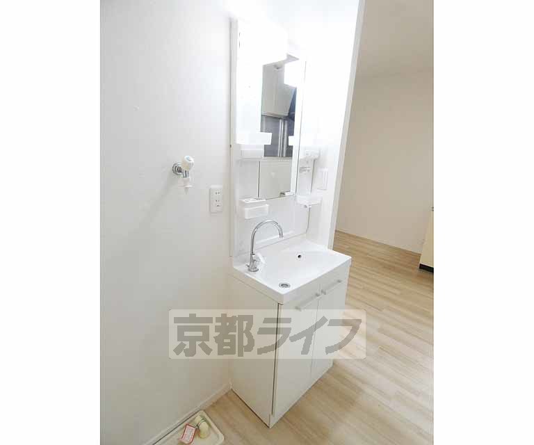 洗面設備　きれいな洗面台です！