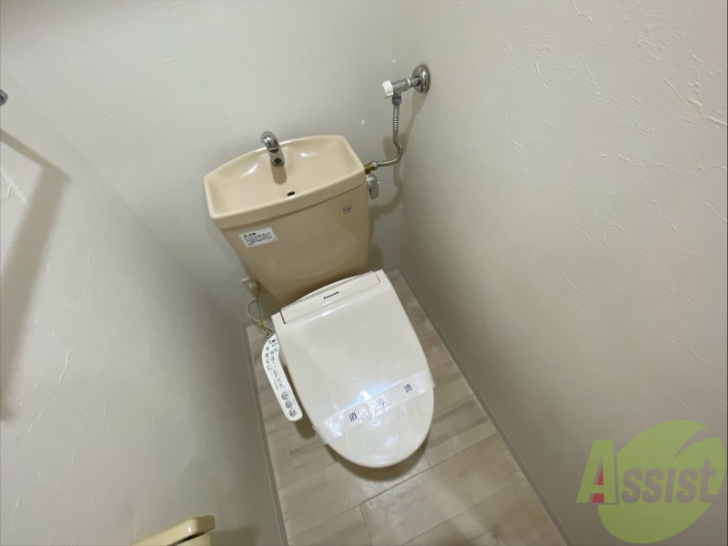 トイレ　こちらはトイレです。清潔感があり、安心して使用できます。