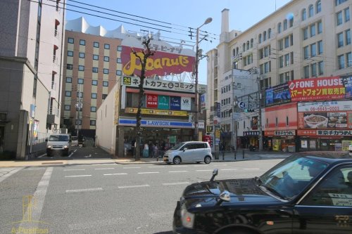 コンビニ　ローソン 日本橋三丁目交差点東店（コンビニ）まで183m