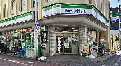コンビニ　ファミリーマート相模原東林間駅前店（コンビニ）まで608m
