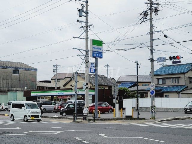 コンビニ　ファミリーマート 岡崎根石町店（コンビニ）まで132m