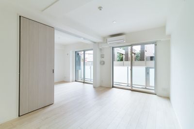 居室・リビング　こちらの居間で趣味の時間をお楽しみください