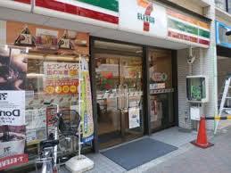 コンビニ　セブンイレブン三鷹駅南口店（コンビニ）まで72m