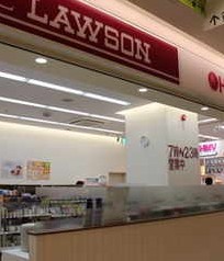 コンビニ　ナチュラルローソン TOCみなとみらい店（コンビニ）まで347m