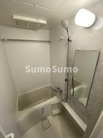 バス・シャワールーム　コンパクトで使いやすいお風呂です