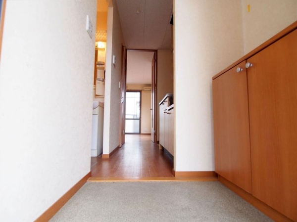 玄関　※同物件別号室写真となります。
