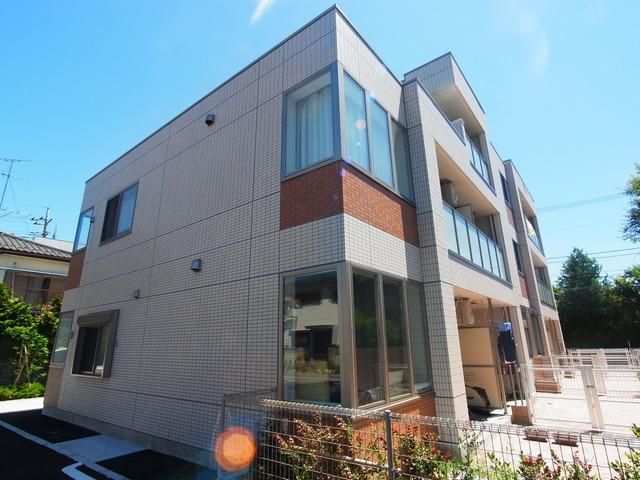 建物外観　♪重厚感ある建物ですね♪