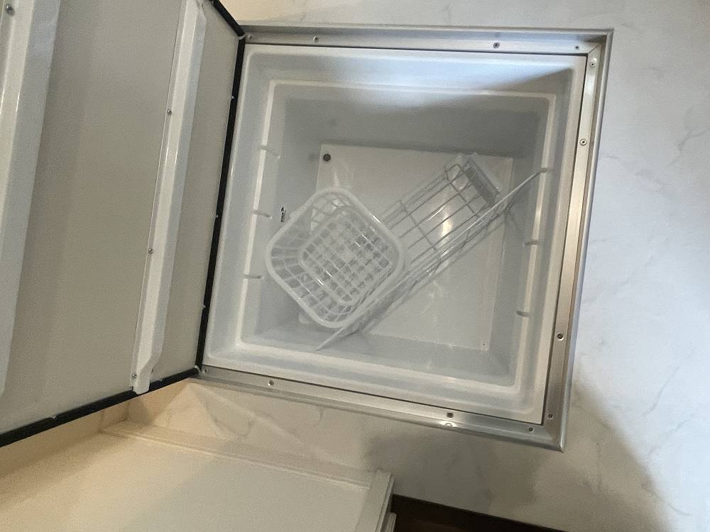 収納　床下収納