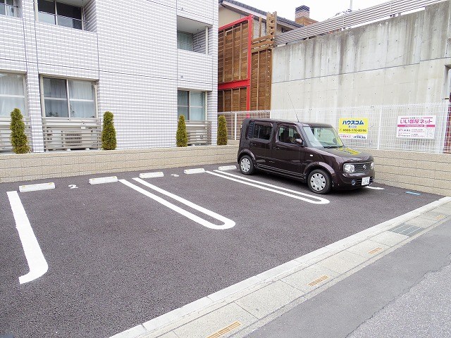 駐車場　駐輪場
