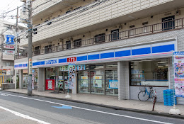 コンビニ　ローソン 羽田四丁目店（コンビニ）まで351m