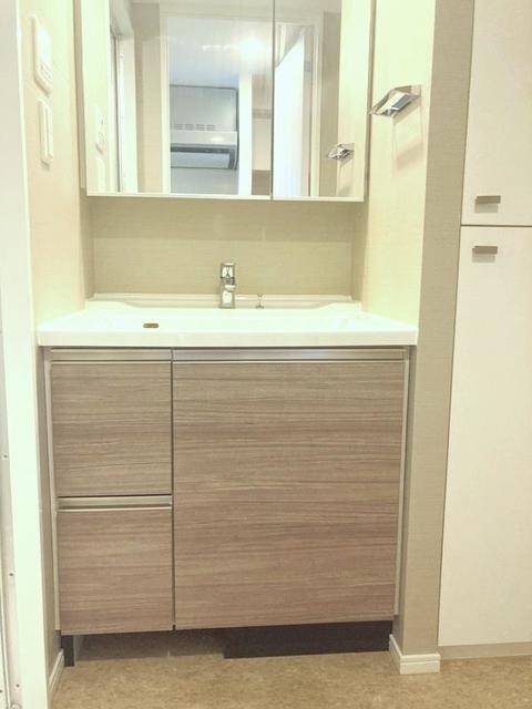洗面設備　※写真は同タイプ住戸です。
