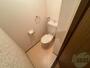 トイレ　こちらはトイレです。清潔感があり、安心して使用できます。