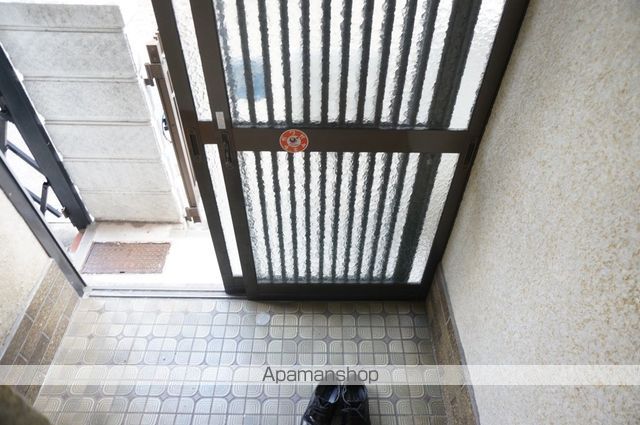 緑町37-6一戸建ての玄関写真