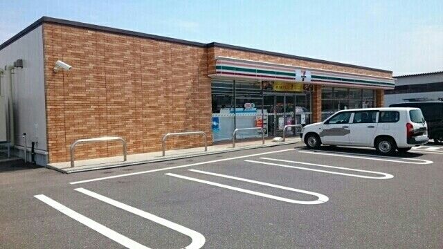コンビニ　セブンイレブン糸魚川上刈店（コンビニ）まで800m