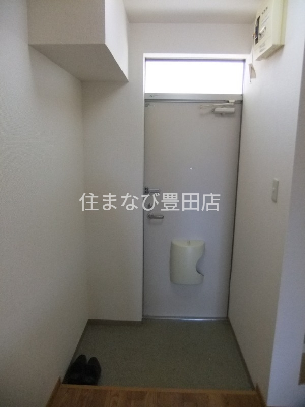 玄関　同型別部屋写真
