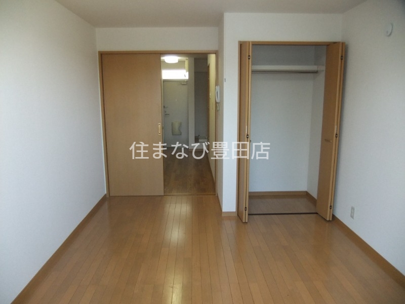 居室・リビング　同型別部屋写真