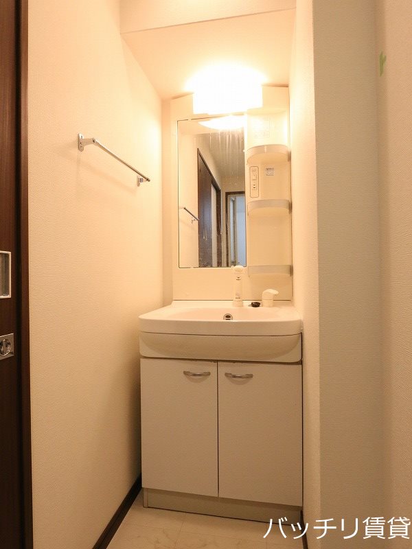 洗面設備　※同マンション別部屋写真のため現状優先