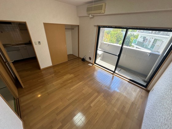 居室・リビング　※別部屋の写真です