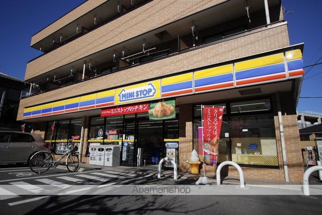 コンビニ　ミニストップ（コンビニ）まで303m