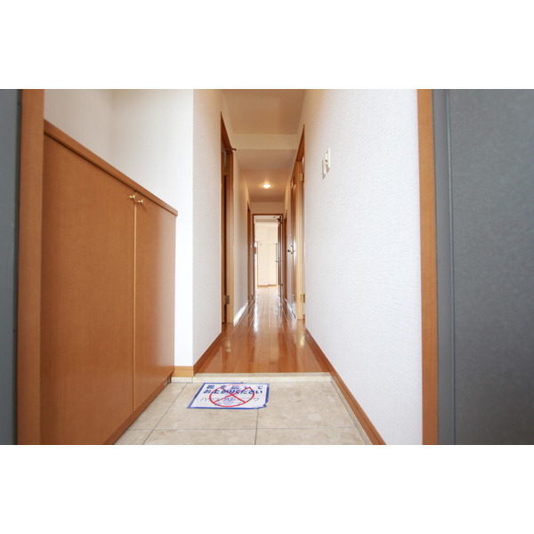 フィオレ伊丹の玄関写真