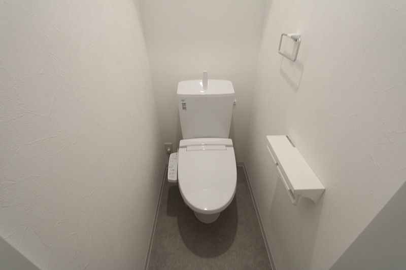 EIJU牧野駅前Bのトイレ写真