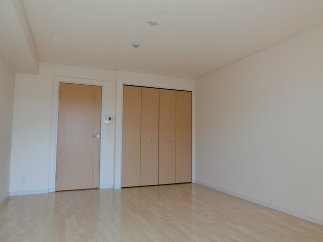 その他部屋・スペース　正方形に近いお部屋は、家具の設置がしやすいですよ。