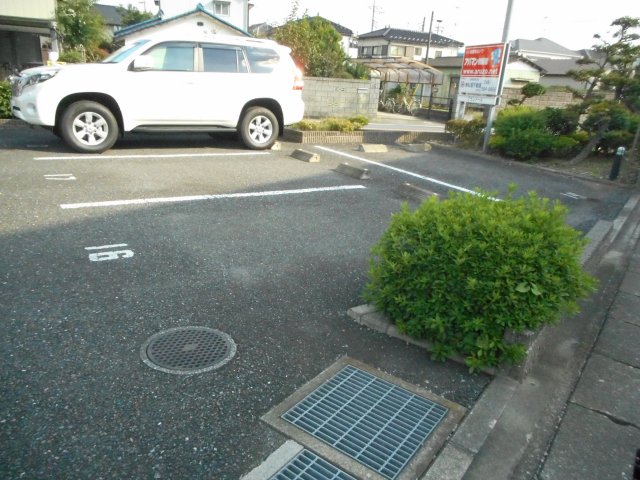 駐車場　駐車場完備です