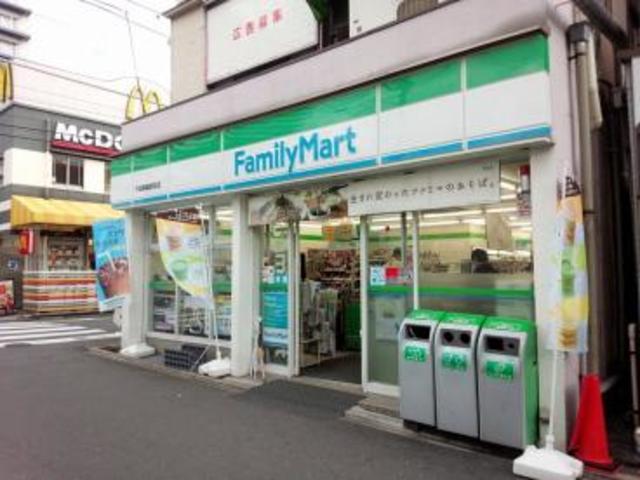 コンビニ　ファミリーマート牛田関屋駅前店（コンビニ）まで606m