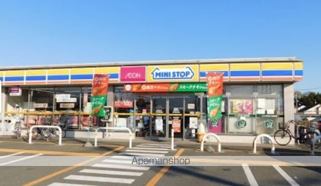 コンビニ　ミニストップ市川東高校前店（コンビニ）まで588m