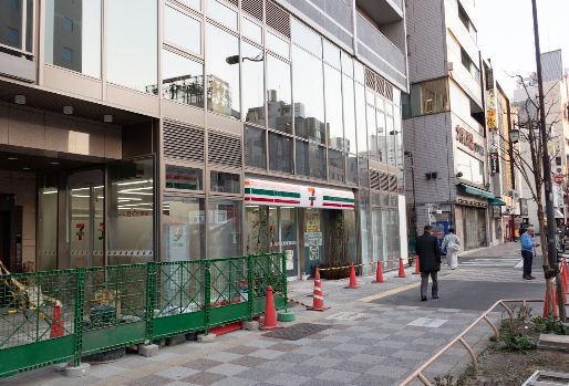 コンビニ　セブンイレブン台東浅草２丁目店（コンビニ）まで99m