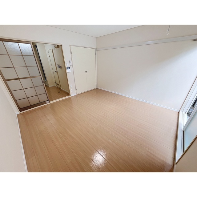 セフィーラ栗田の居間写真