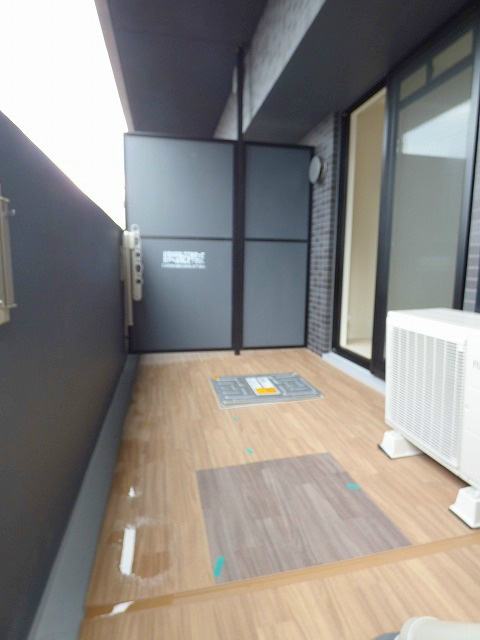 バルコニー　ウッドバルコニー