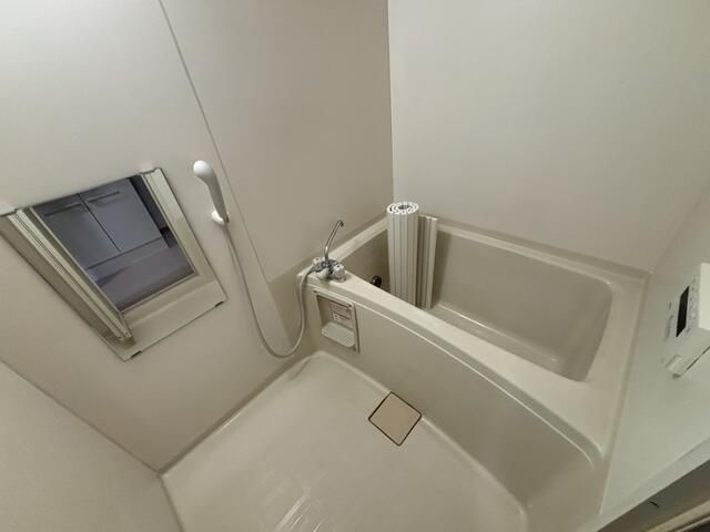 ＪＲ中央線 豊田駅 徒歩8分 2階建 築47年の風呂写真